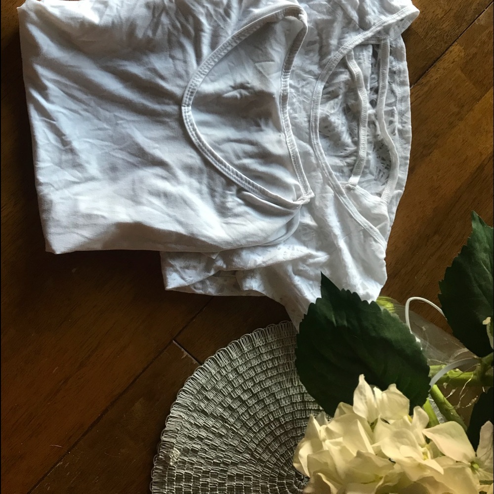 2 white work outs shirt🏆